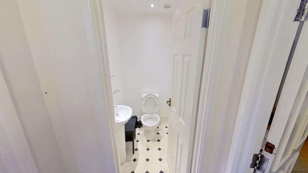 2-Colville-St-08042022_085904