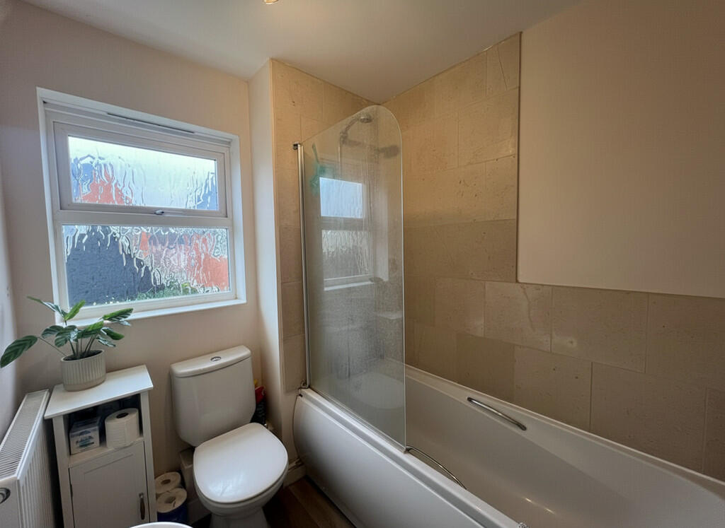 11806816-4c44-400...