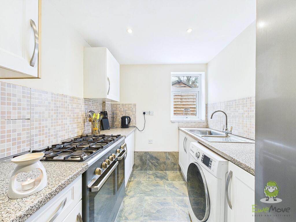 CAM01543G0-PR0121-STILL020