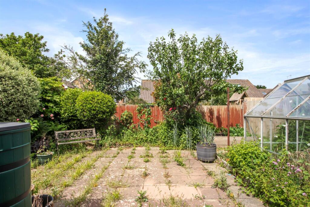 Oakcroft Gardens 96-003.jpg