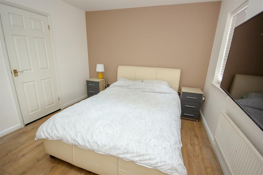Master Bedroom 1.jpg