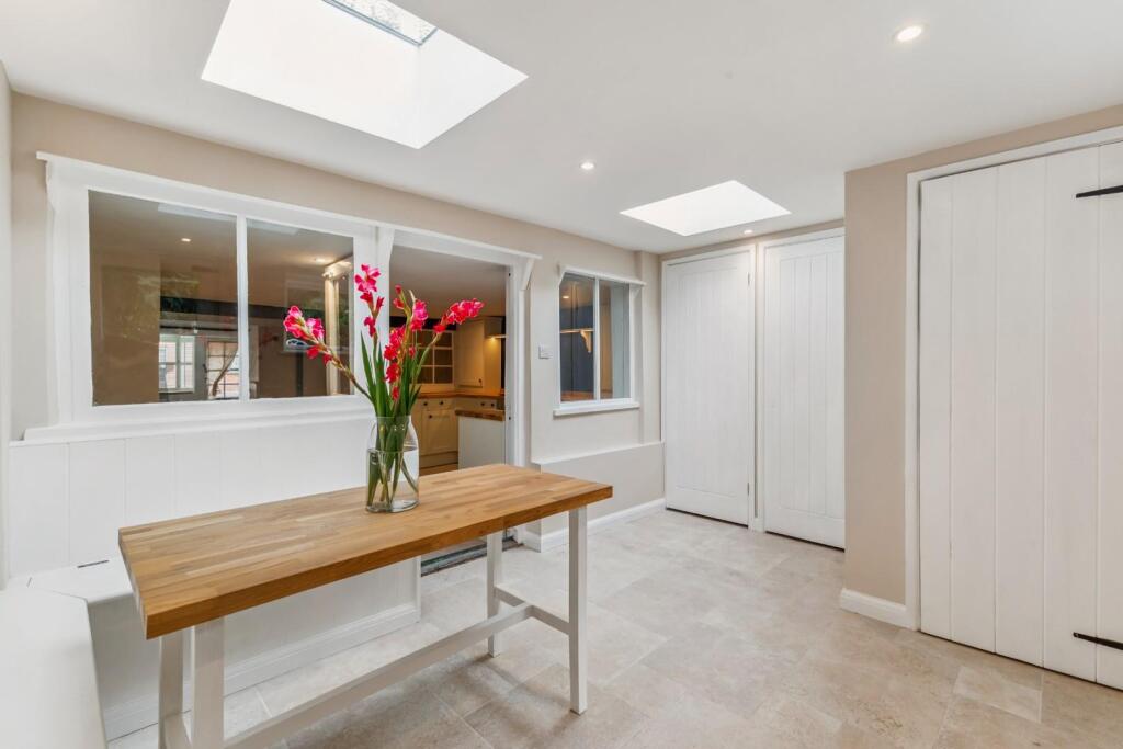 97693_81 Castle Street(14).jpg