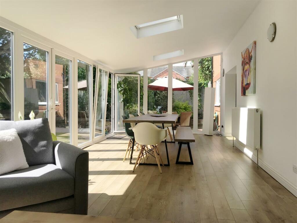 Sun Room 1.JPG