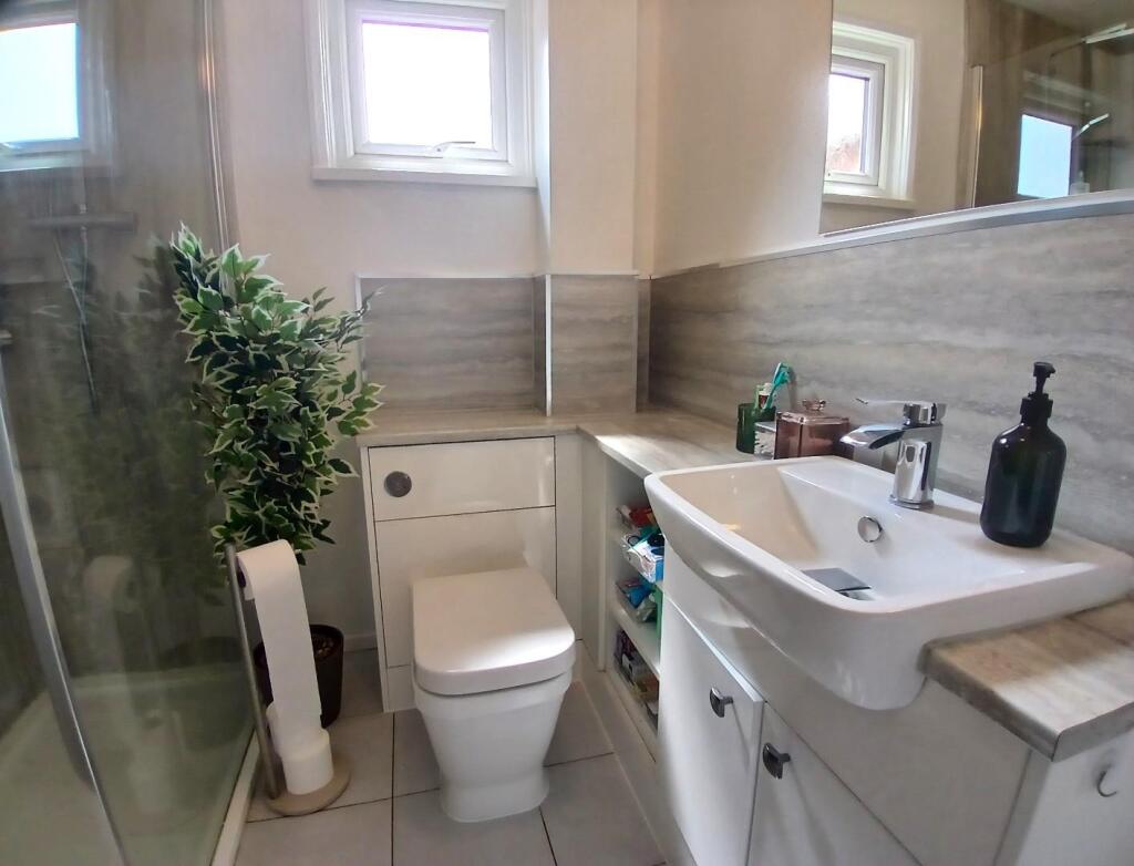 Shower Room.jpg