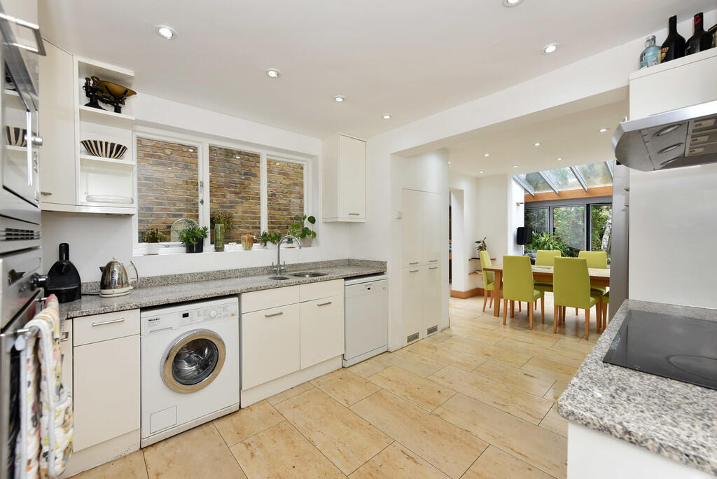 22 Meynell Cresce...