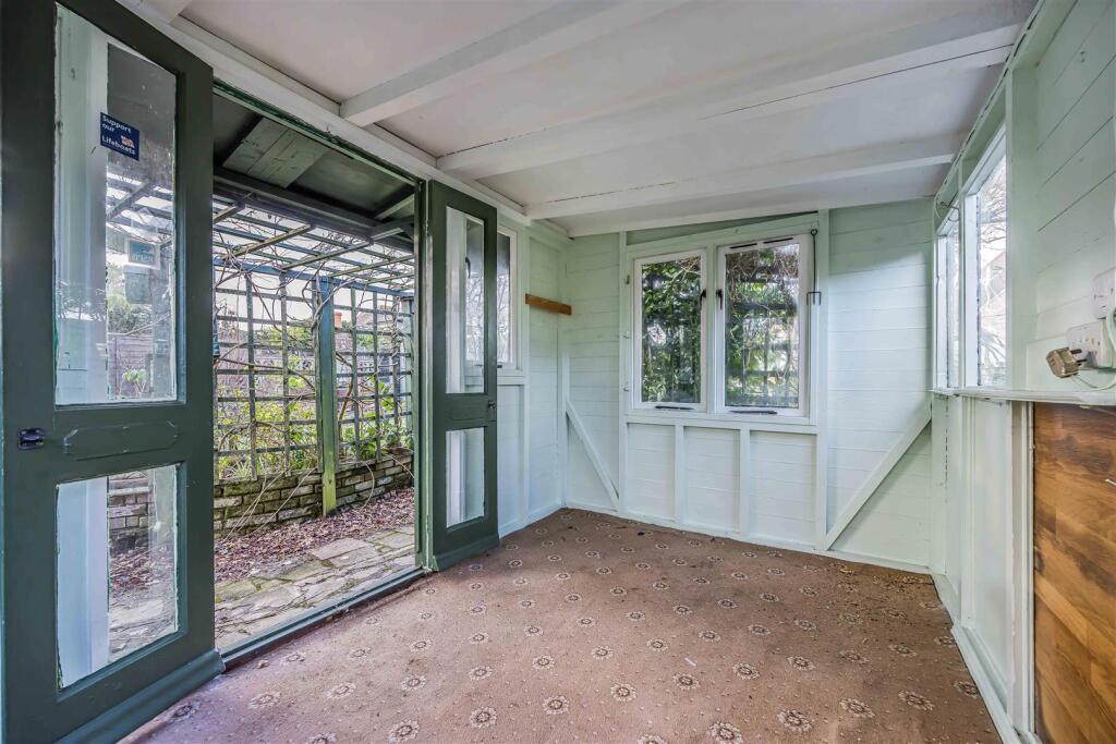 28 Warfield Crescent, Waterlooville-Small-PorticoM