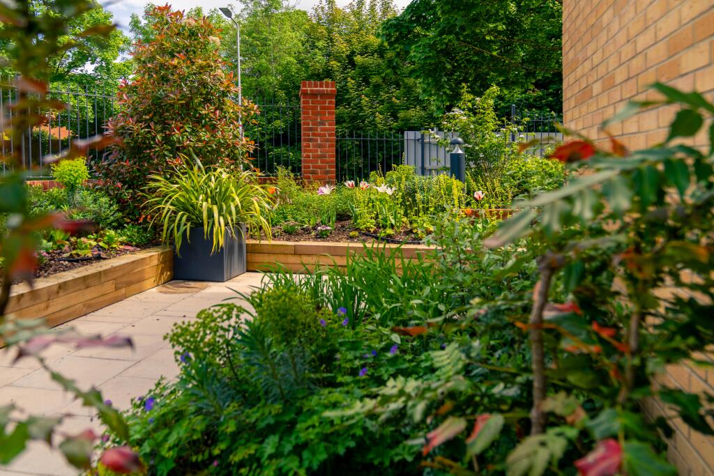 Turner Place, Gardens  