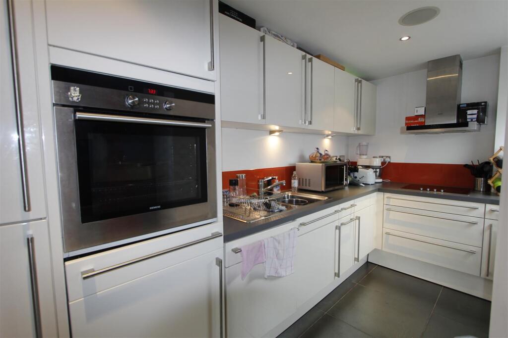 Kitchen.JPG