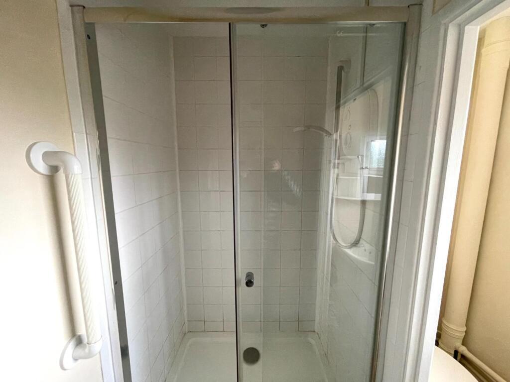 Shower Room.JPG