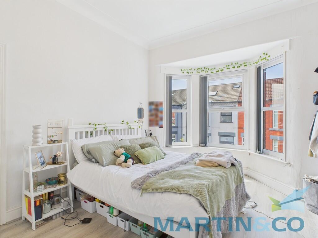 CAM01870G0-PR0166...