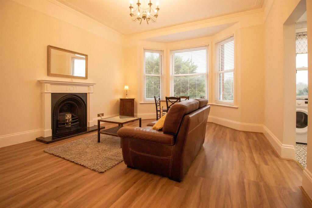 6 Abigail House - Living Room-6.jpg