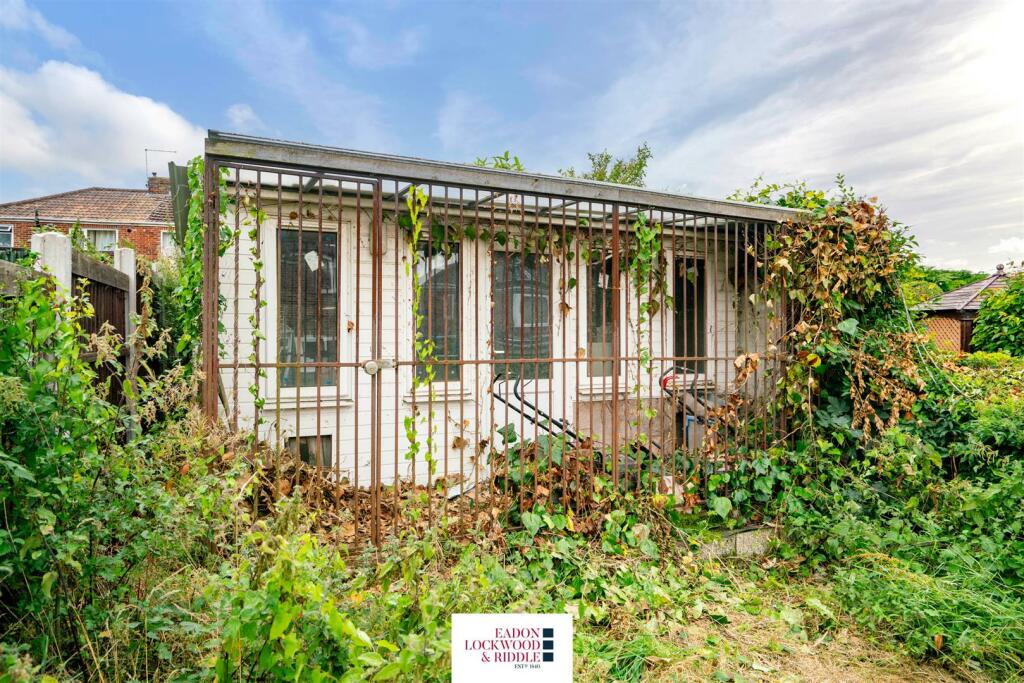 Rear Garden 1.jpg