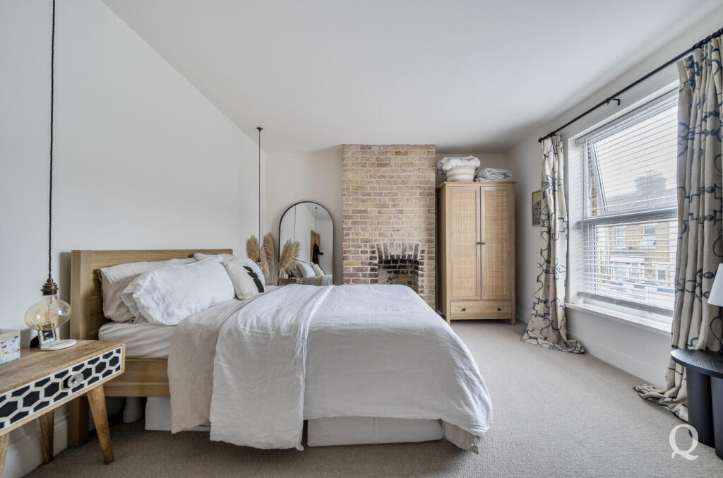 5de7d6c0-a581-4e6...