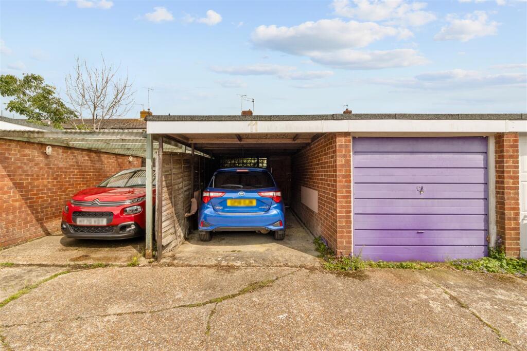 Garage &amp; Car Port