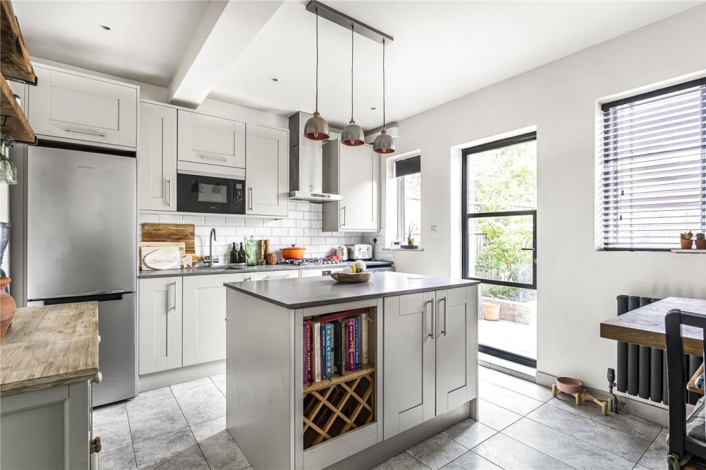 Kitchen/Dining