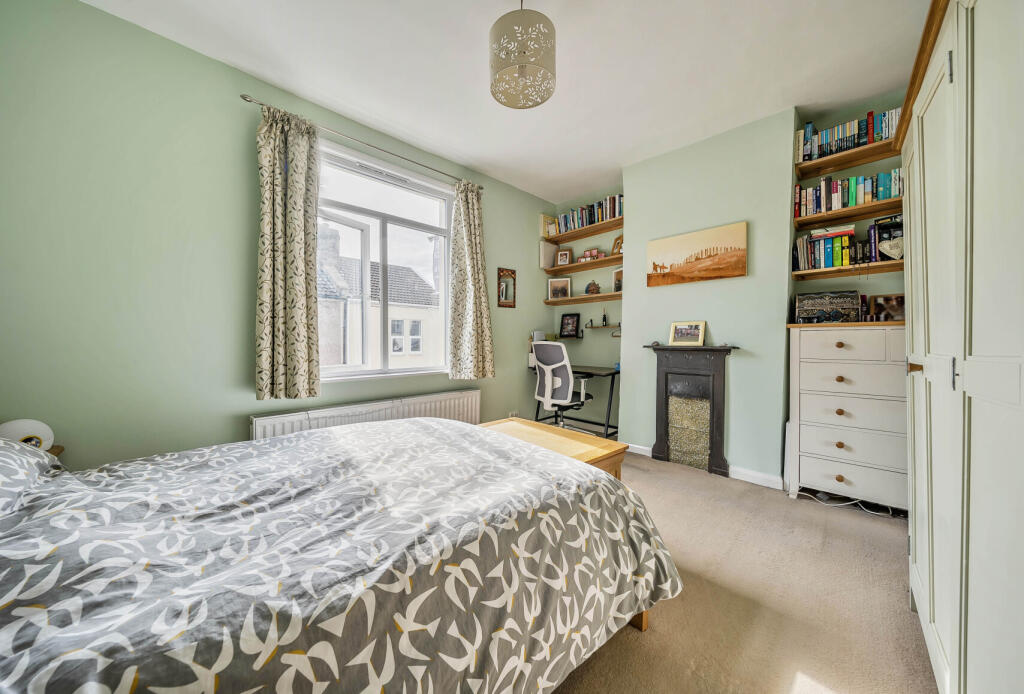 1301894-16-684092...