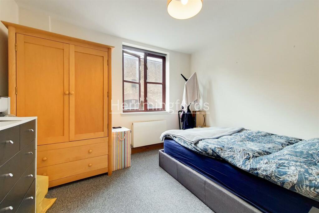 5_Bedroom 2-0.jpg
