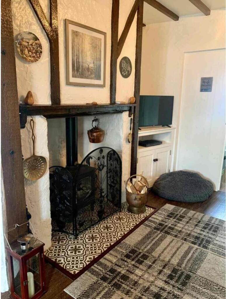 Living Room3.jpg