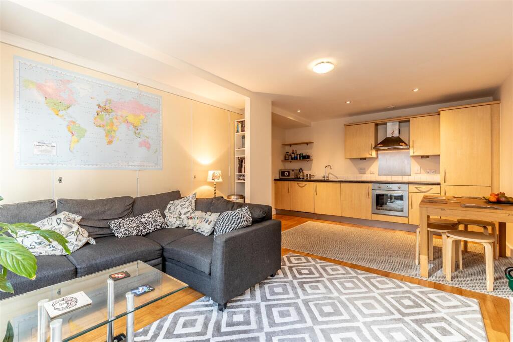 Hamilton Court, Bristol Living Kitchen.jpg