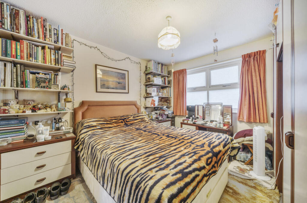 1363141-3-68e00db...