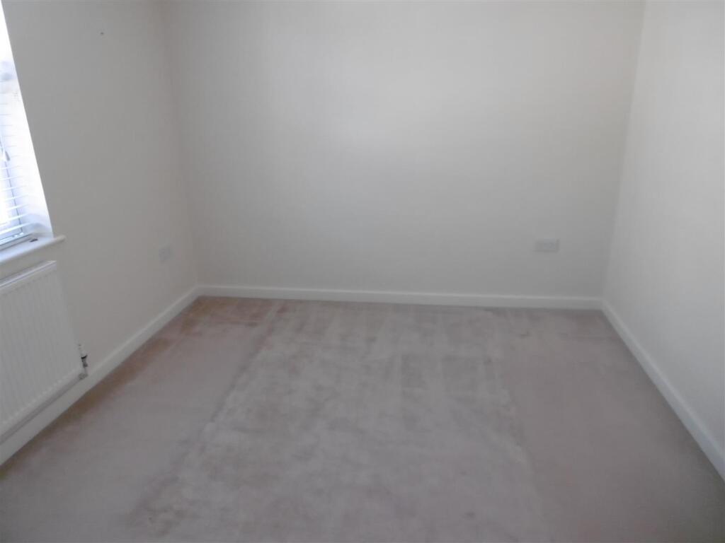 main bed (2).JPG