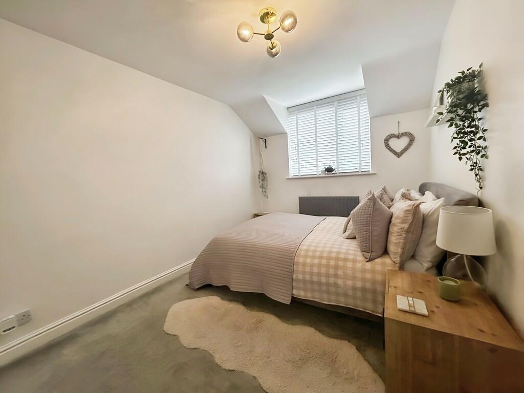 816a0bfe-WhatsApp...