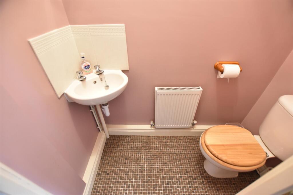 CLOAKROOM/WC