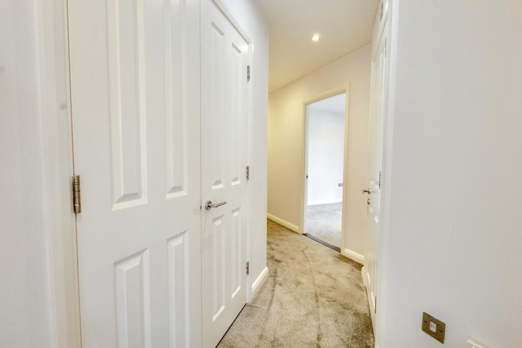 8.HALLWAY.jpg