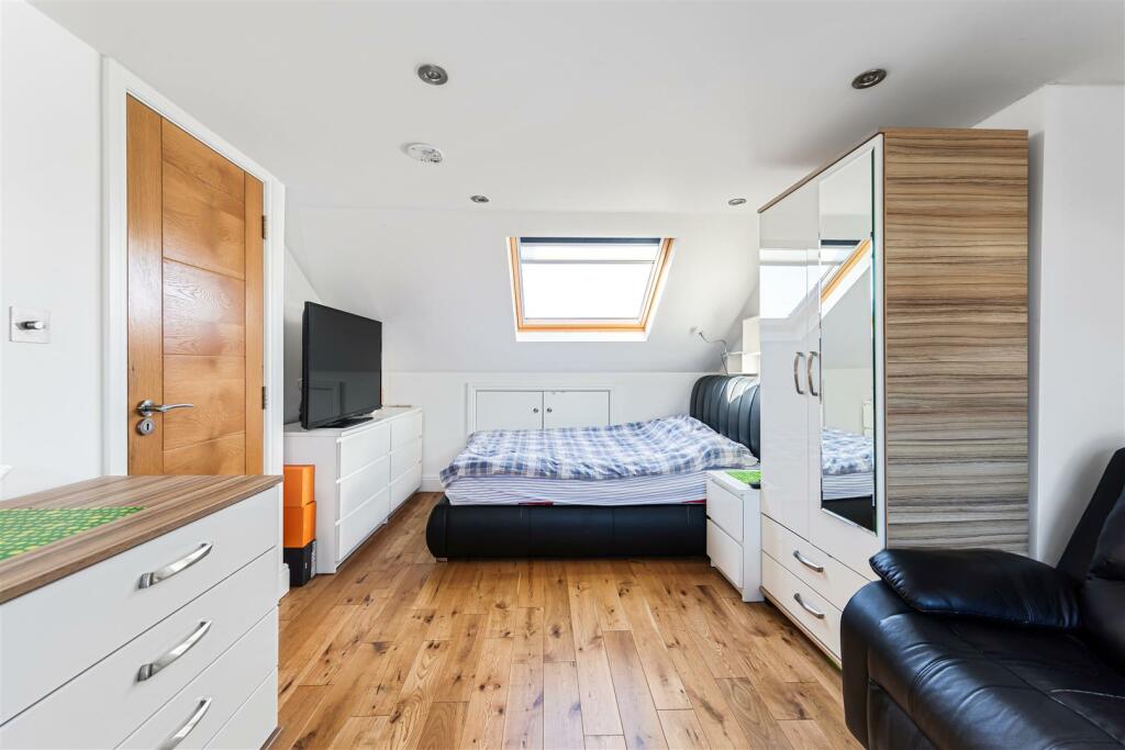 Shortlands Road, E10