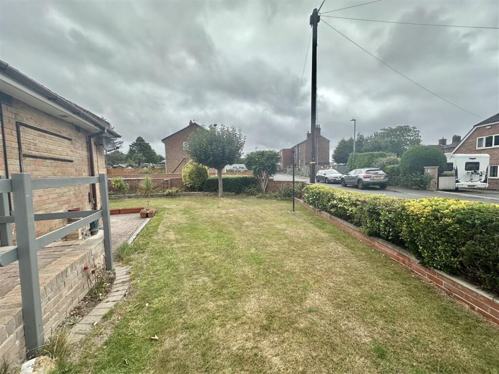 Bramleys Estate Agents - Robyn Royd Avenue - Mirfi