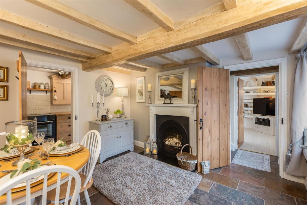Apple Blossom Cottage Dining Room-1.jpg