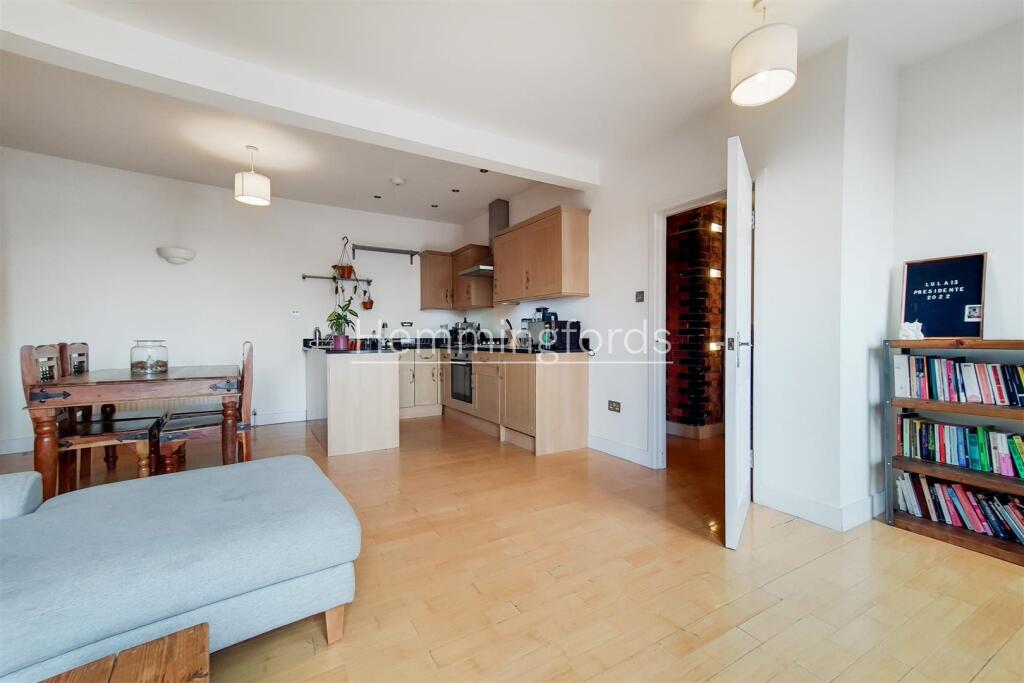 2_Kitchen-Reception-0.jpg