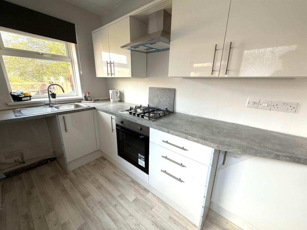 kitchen 1.jpg