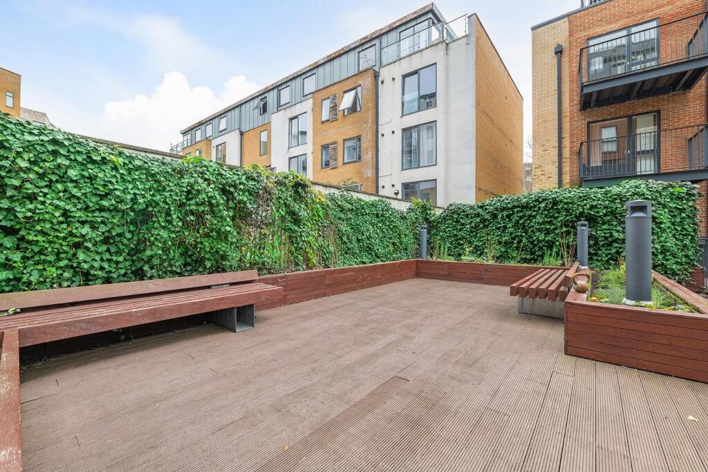 Communal Terrace (2).JPG