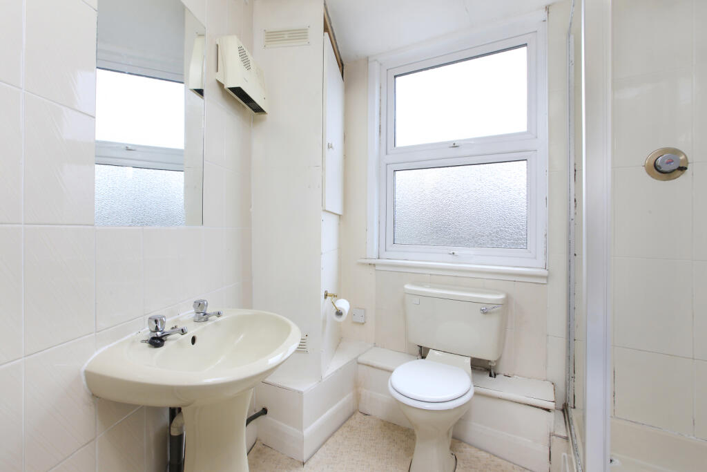 property in Ravenslea Road, 
Wandsworth Common, SW12