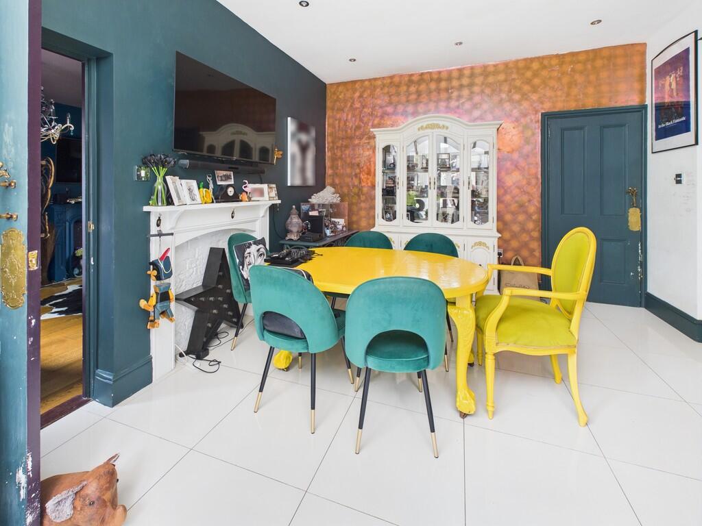 CAM05068G0-PR0032...