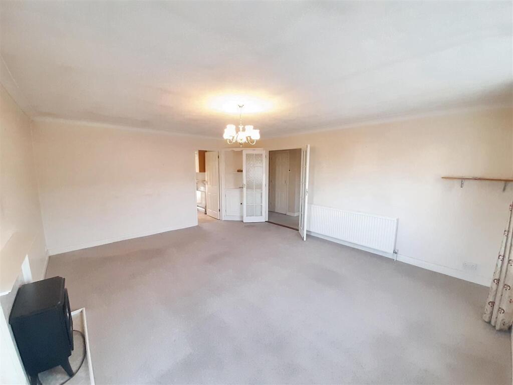 Living room new.jpg