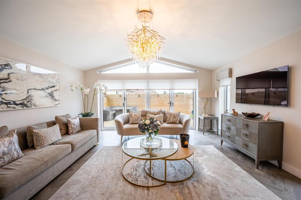 Sun Room (2).jpg