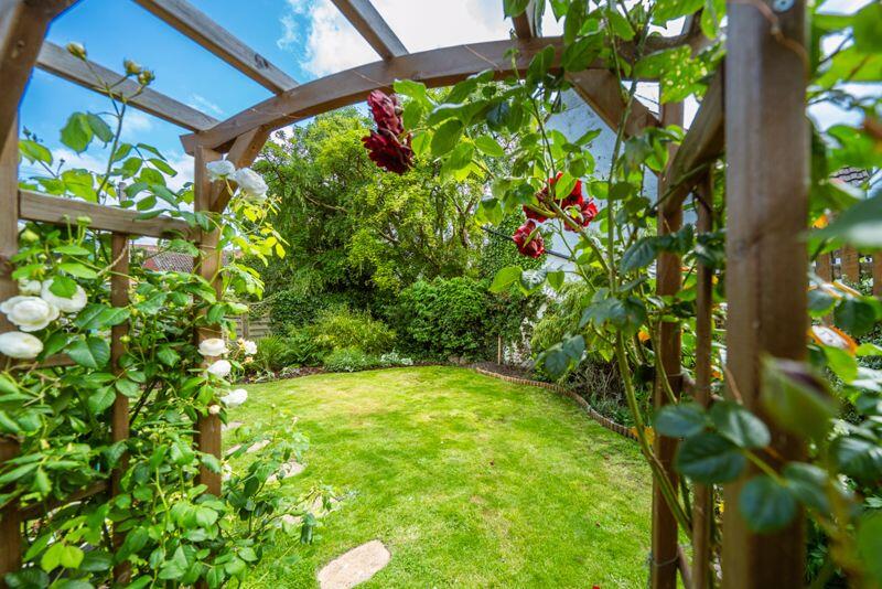 SIDE GARDEN