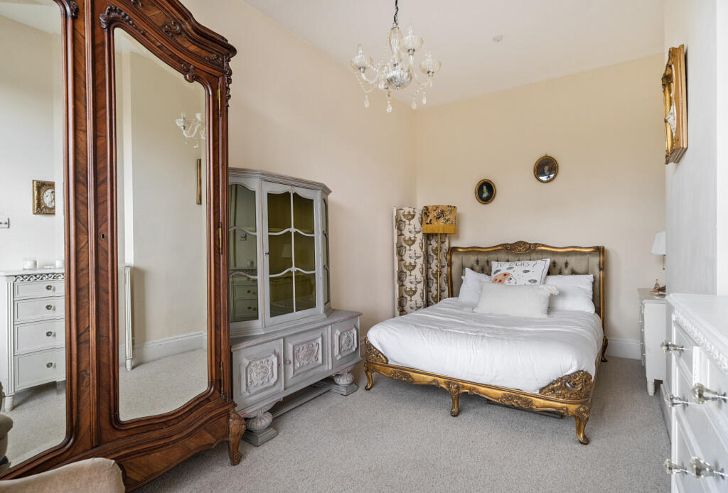 1357531-9-68d4037...