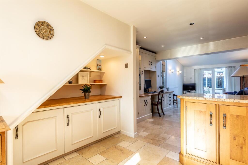 Brean Down Ave, Henleaze Kitchen 6.jpg