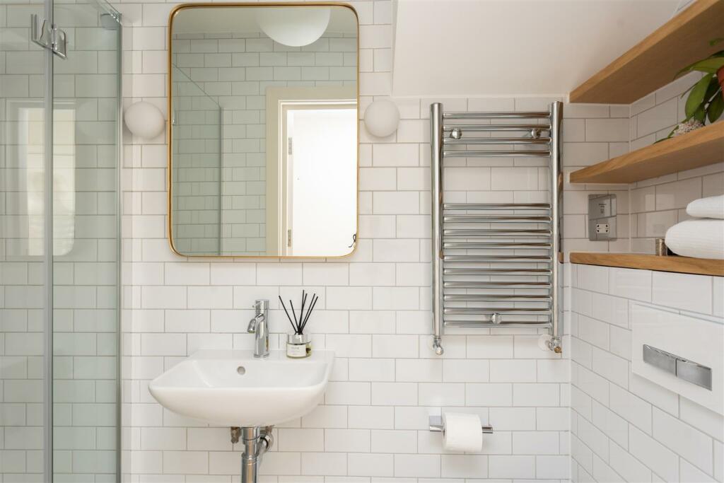 Flat 4, Harmony House, 2 Piano Lane-35.jpg