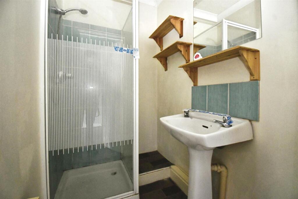 Ensuite shower room
