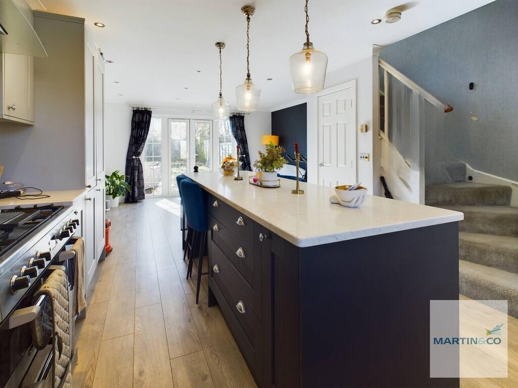 CAM03663G0-PR0121...