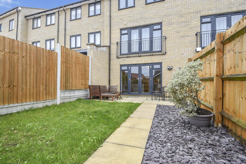 623359_2025100703...