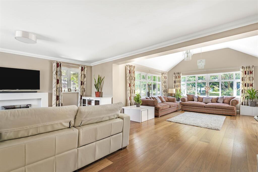 Langleys, 6 Deans Row, Gayton