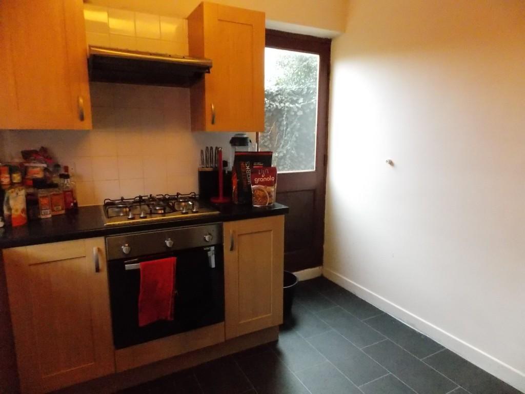 Kitchen 2.jpg