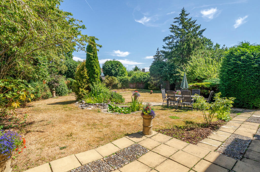 1327408-4-687a2a2...