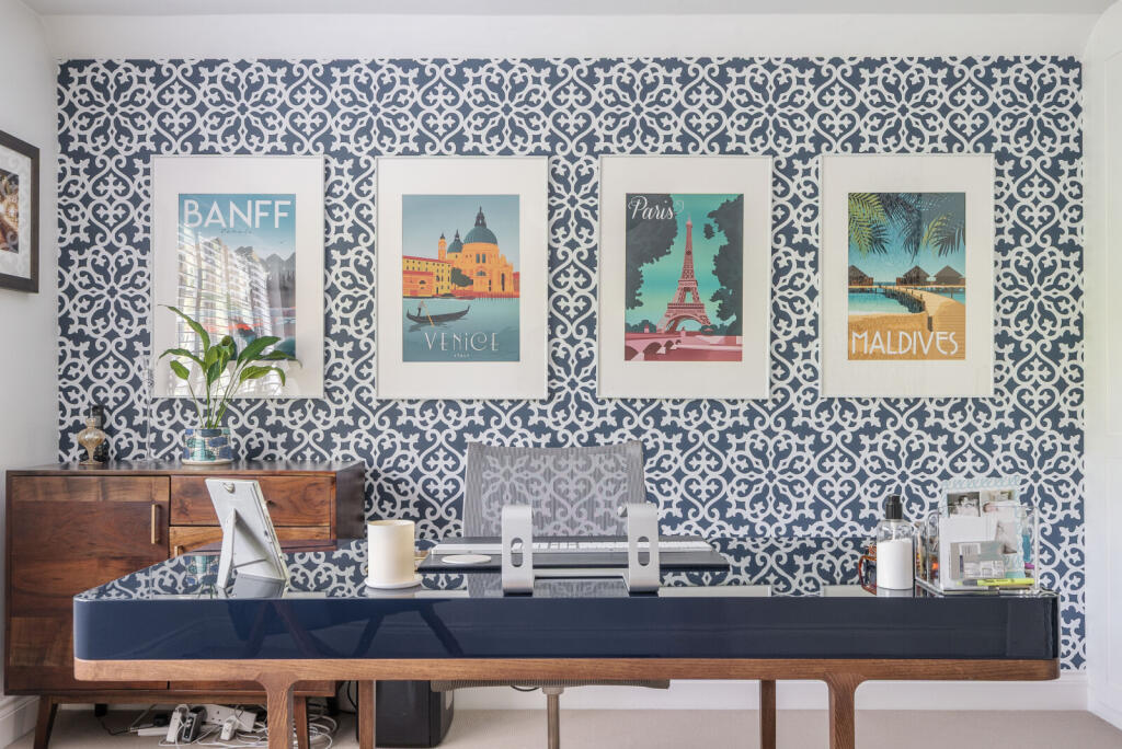 1305422-36-68472a...