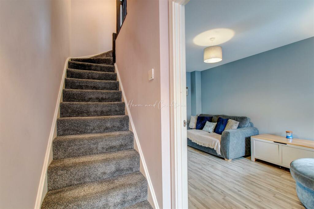 Clos Thomas, St Edeyrns, HernCrabtree (5).jpg